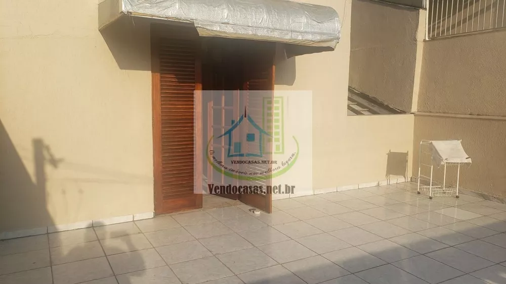 Casa à venda com 3 quartos, 80m² - Foto 1