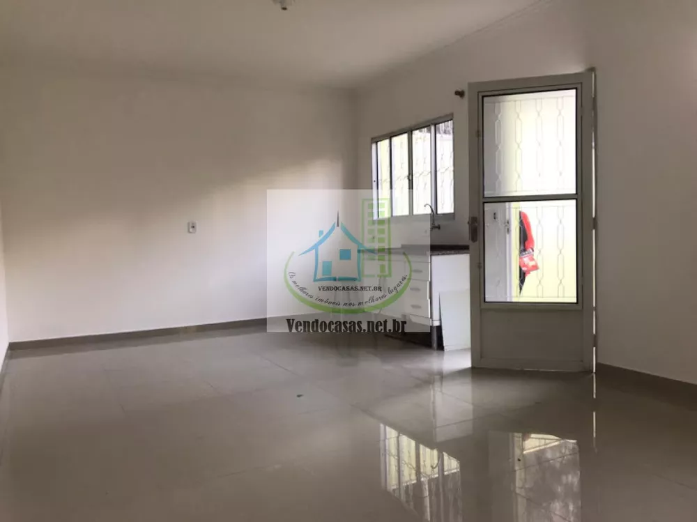 Casa à venda com 2 quartos, 120m² - Foto 4