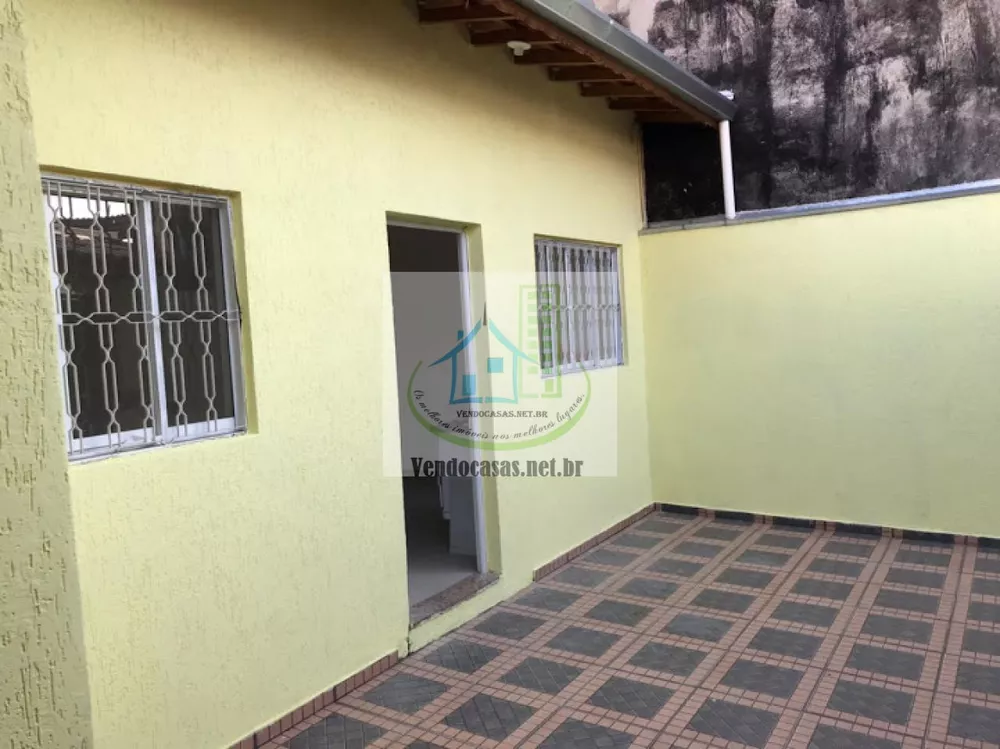 Casa à venda com 2 quartos, 120m² - Foto 1