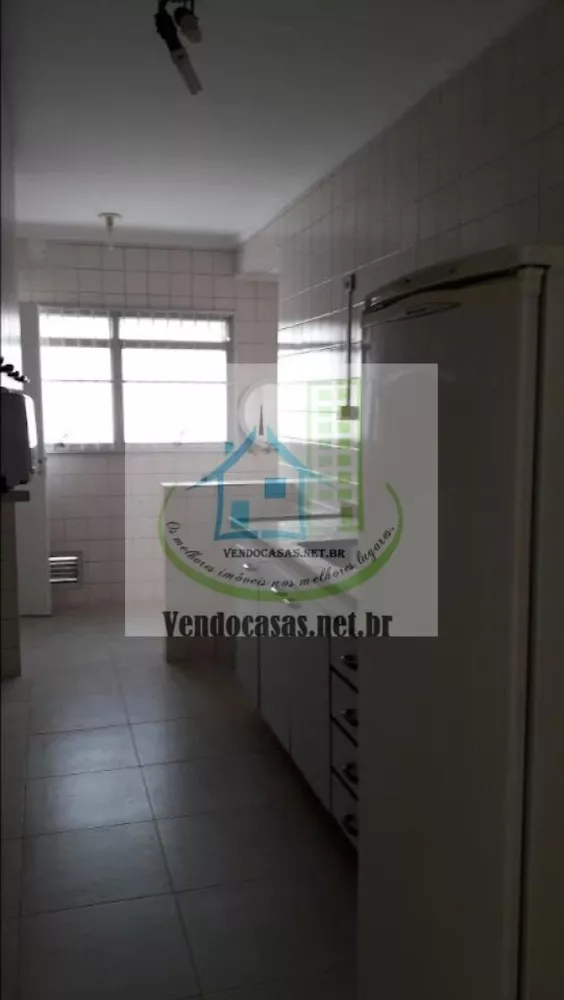 Apartamento à venda com 3 quartos, 70m² - Foto 2