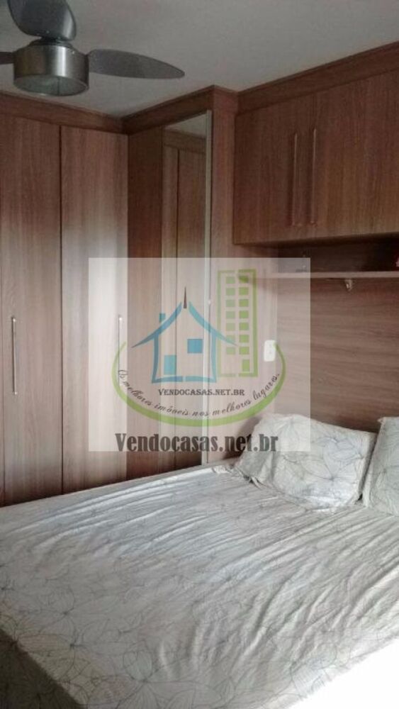 Casa à venda com 3 quartos, 175m² - Foto 1