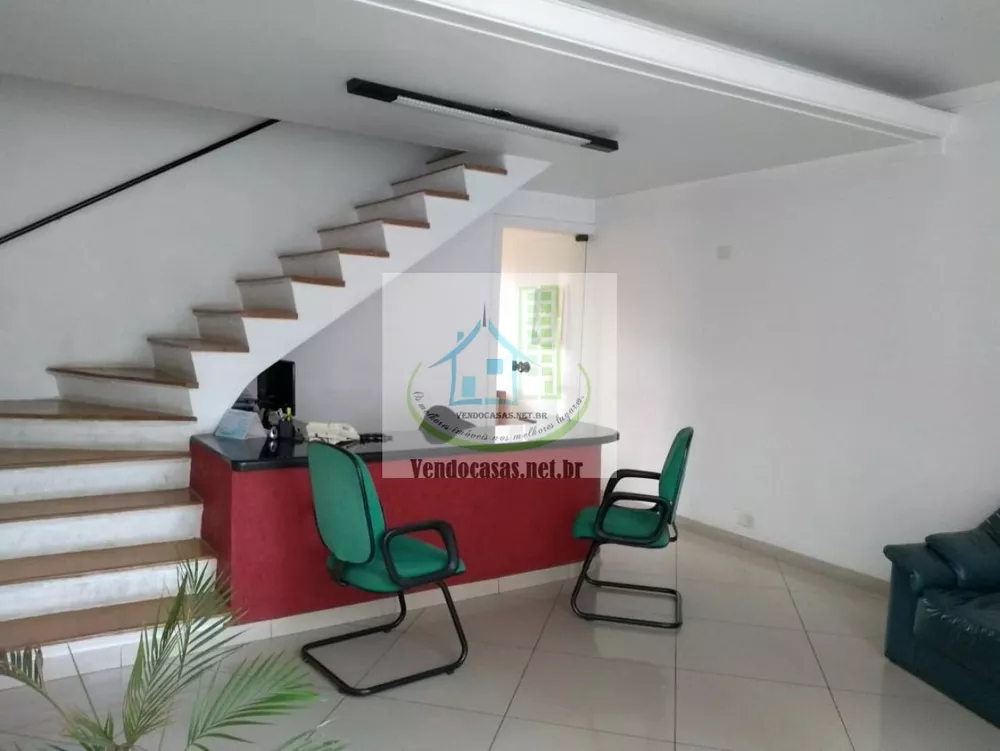 Casa à venda com 3 quartos, 100m² - Foto 1