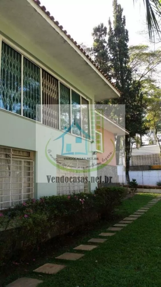 Casa à venda com 6 quartos, 560m² - Foto 1