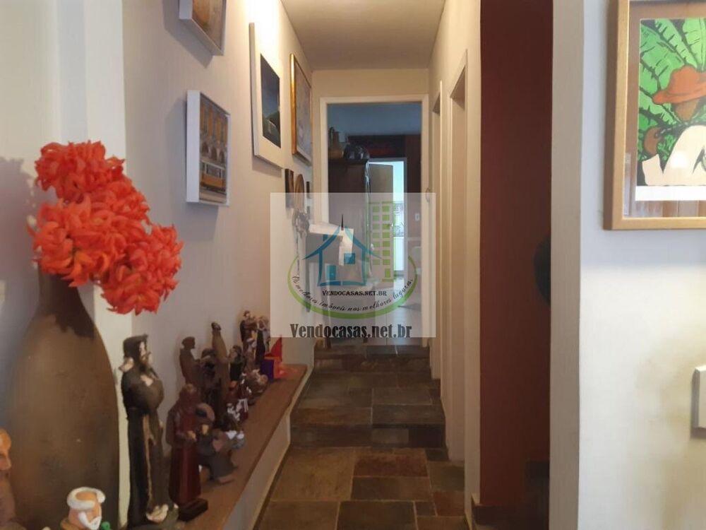 Casa, 3 quartos, 232 m² - Foto 1