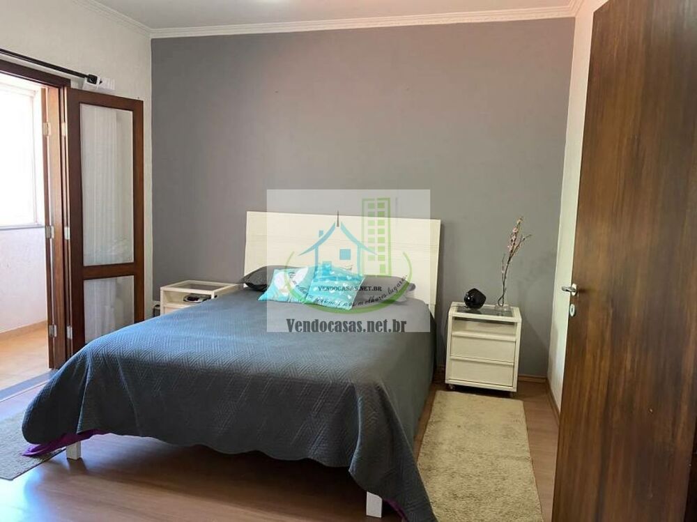 Casa, 4 quartos, 259 m² - Foto 1