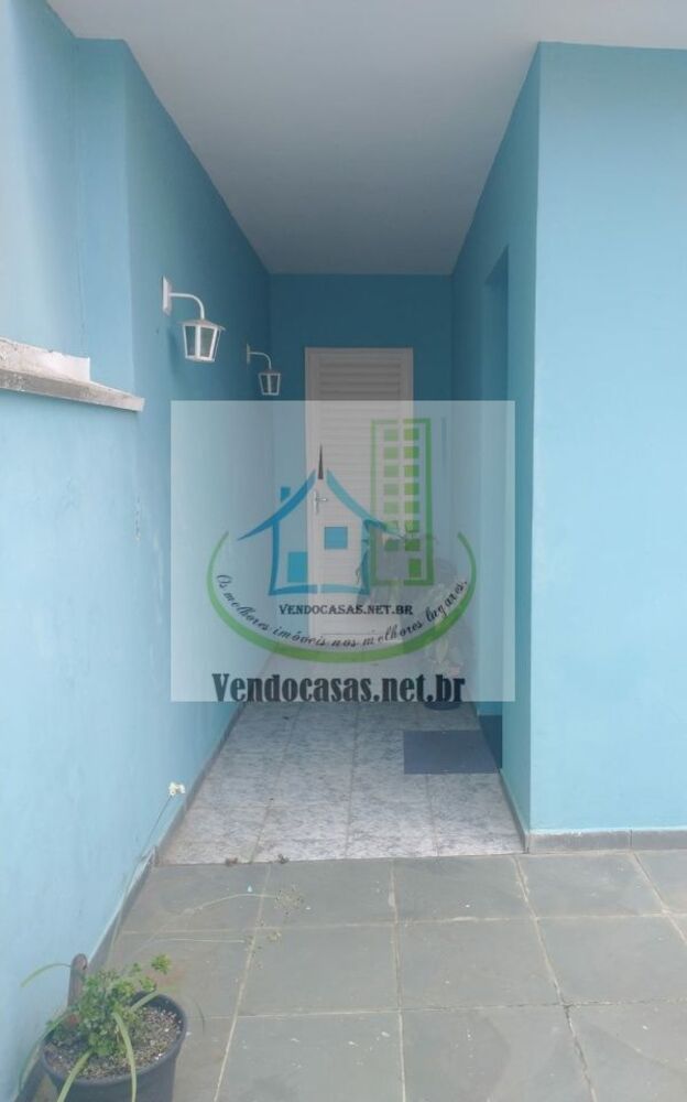 Casa à venda com 2 quartos, 120m² - Foto 2
