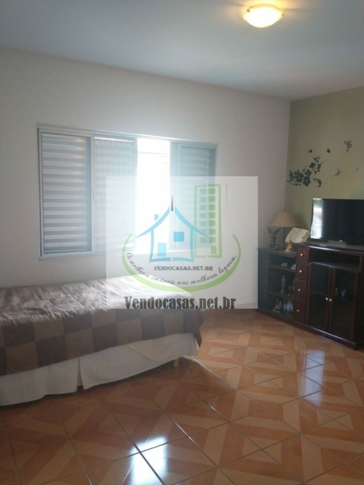 Casa à venda com 2 quartos, 120m² - Foto 1