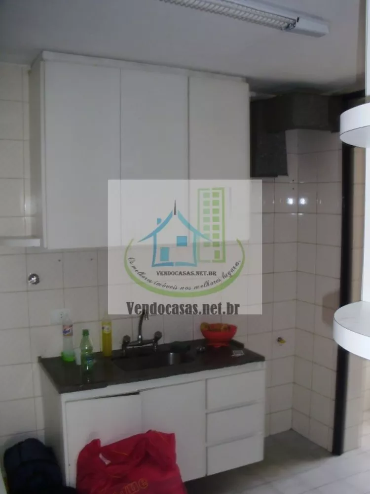 Apartamento à venda com 2 quartos, 75m² - Foto 4