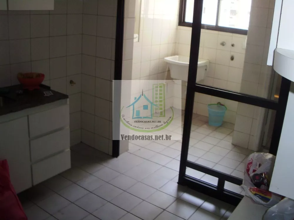 Apartamento à venda com 2 quartos, 75m² - Foto 3