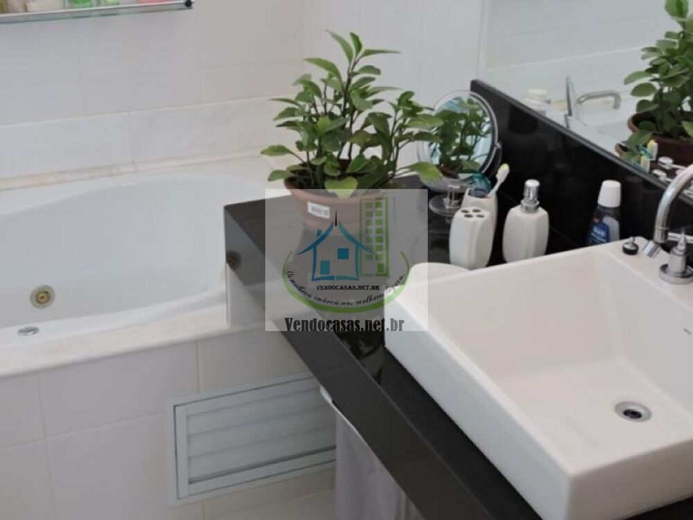 Casa, 4 quartos, 294 m² - Foto 1