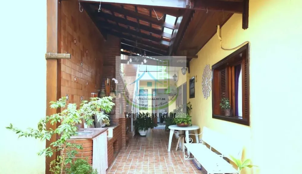 Casa, 3 quartos, 200 m² - Foto 1