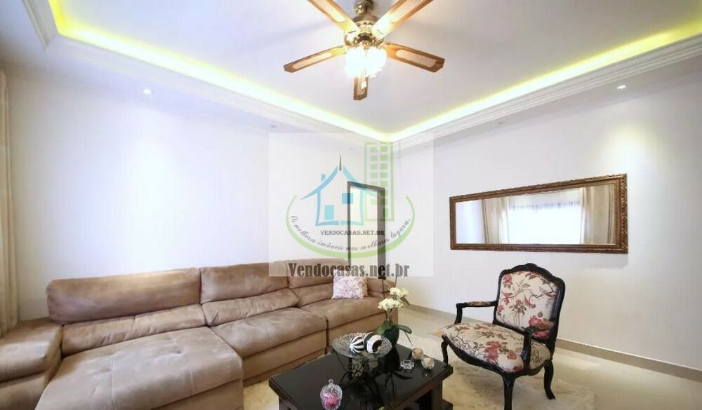 Casa, 3 quartos, 200 m² - Foto 1