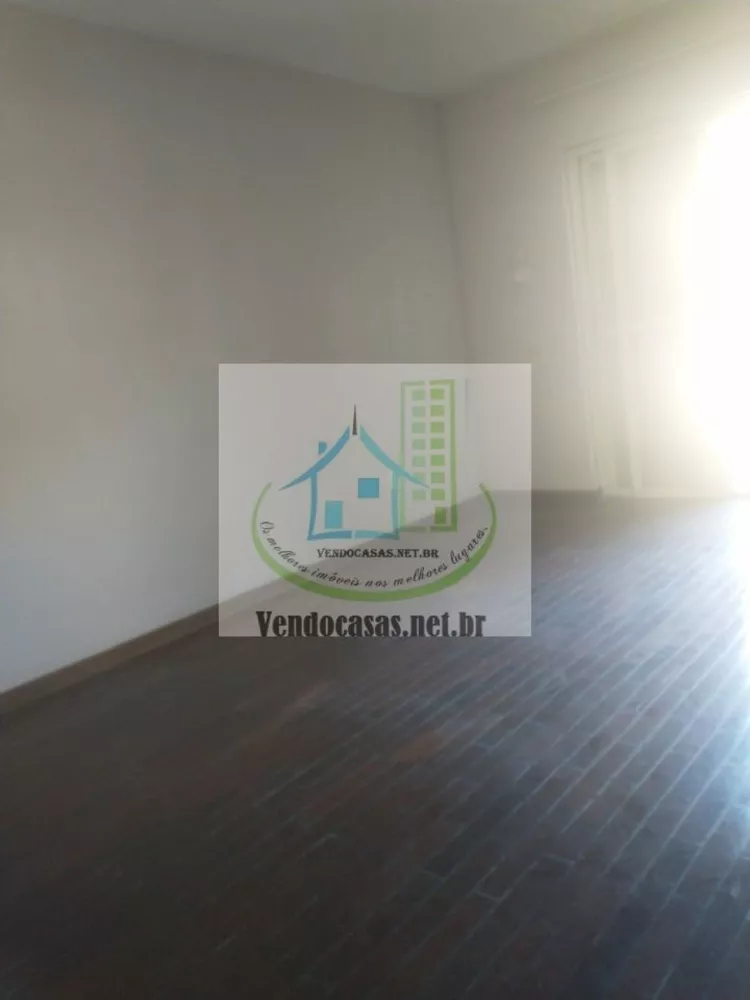 Casa à venda com 4 quartos, 200m² - Foto 4