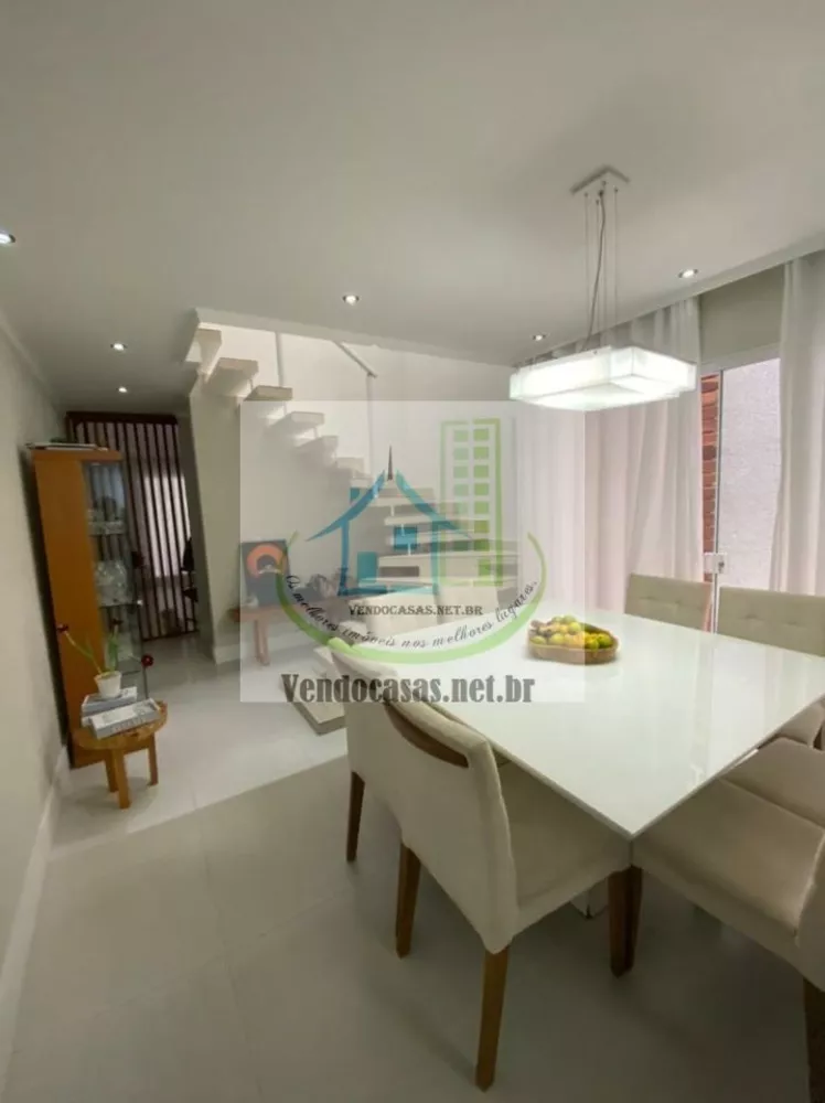 Casa à venda com 3 quartos, 143m² - Foto 2