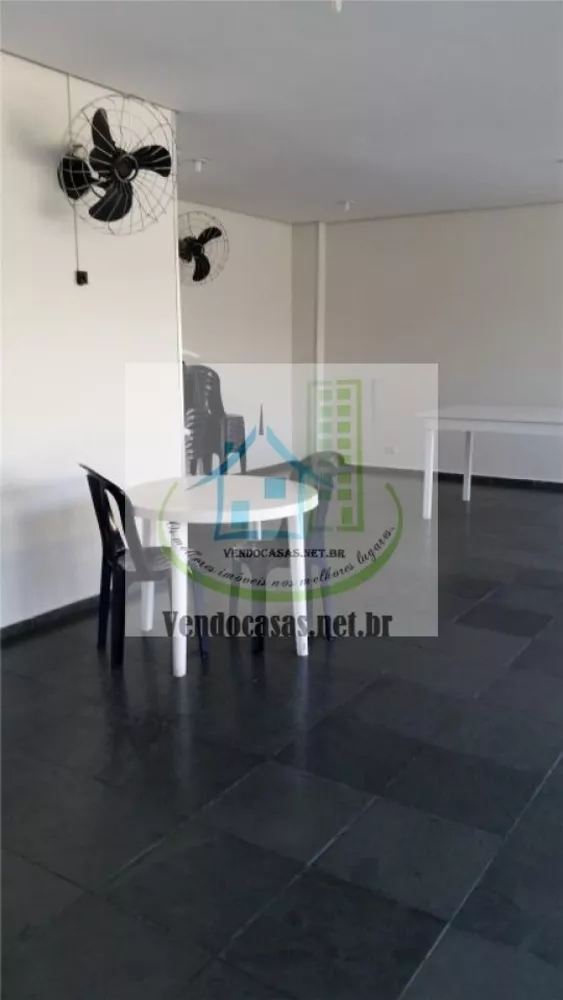 Apartamento à venda e aluguel com 2 quartos, 60m² - Foto 4