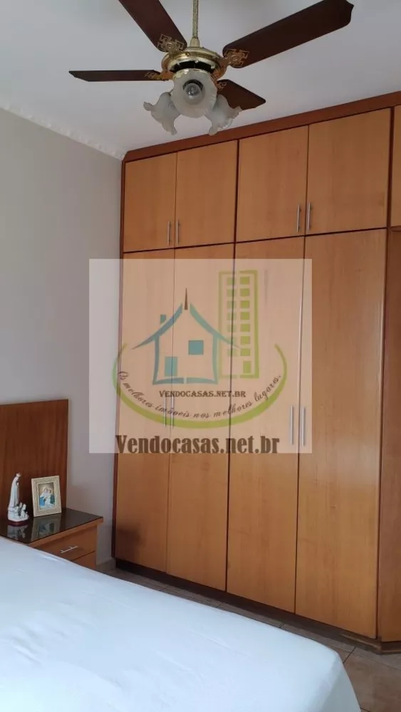 Casa à venda com 3 quartos, 189m² - Foto 2