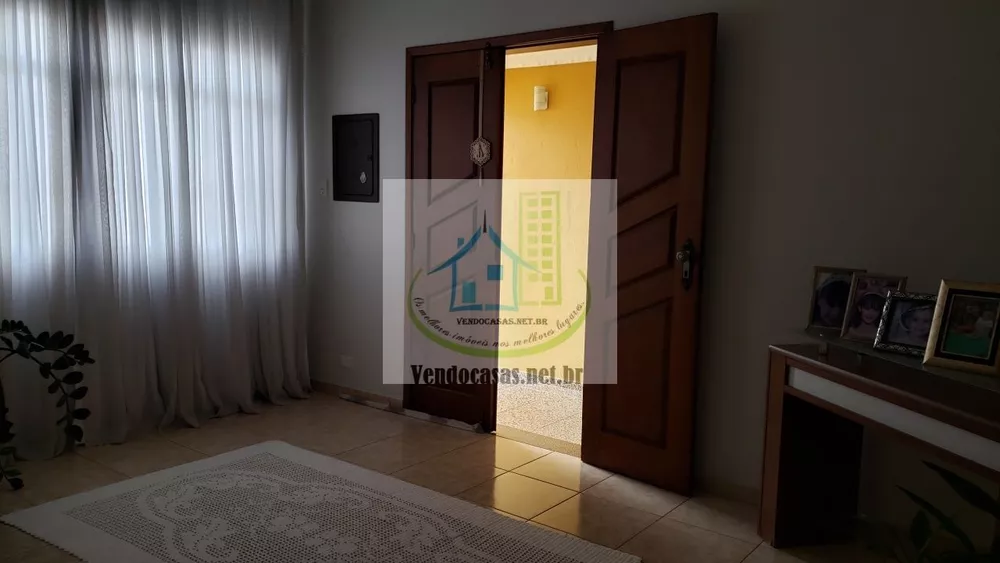 Casa à venda com 3 quartos, 189m² - Foto 12