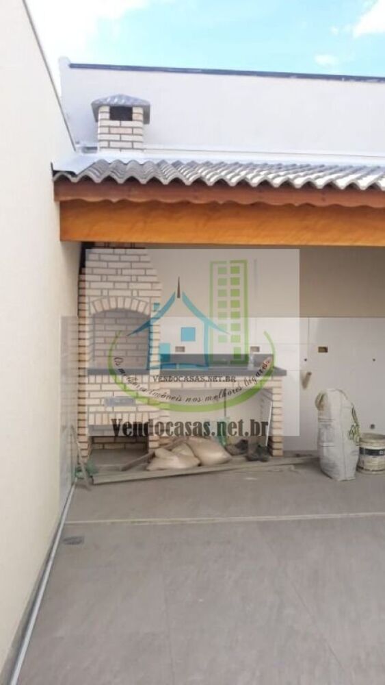 Casa à venda com 3 quartos, 150m² - Foto 1
