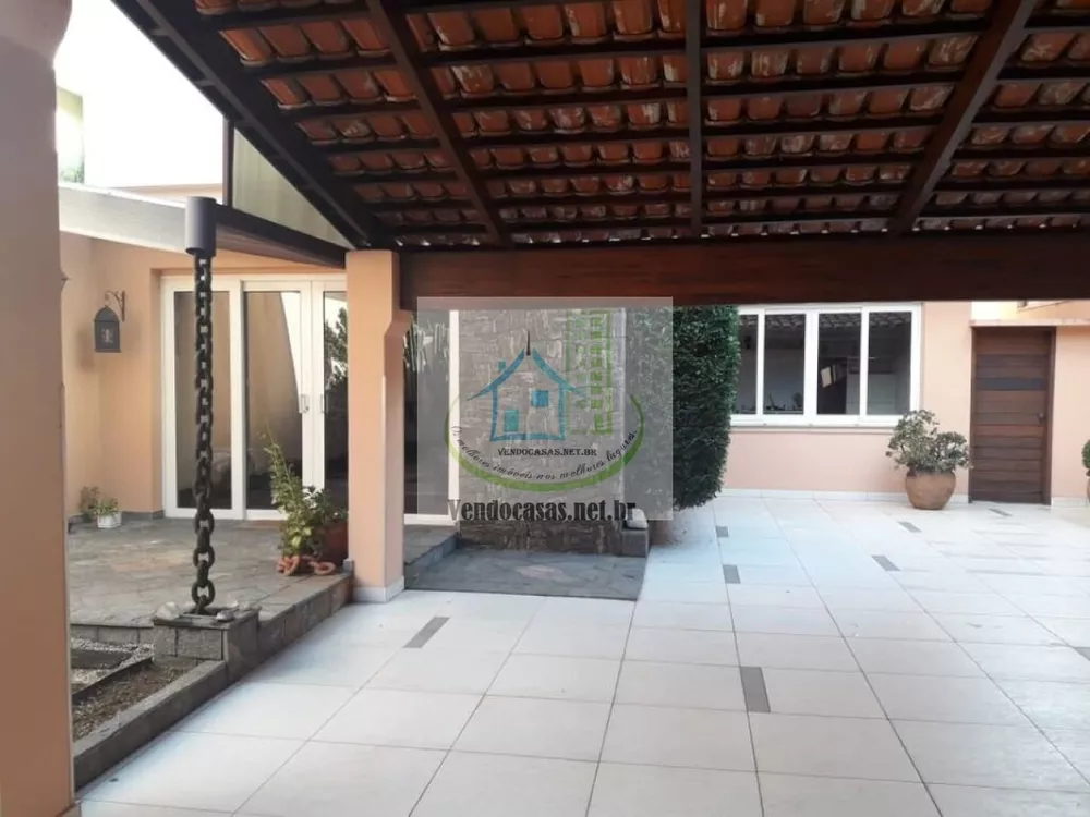 Casa à venda com 3 quartos, 280m² - Foto 1