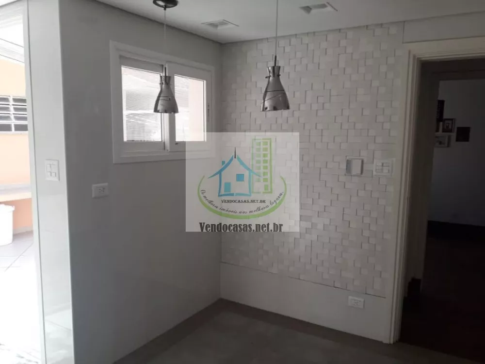 Casa à venda com 3 quartos, 280m² - Foto 2