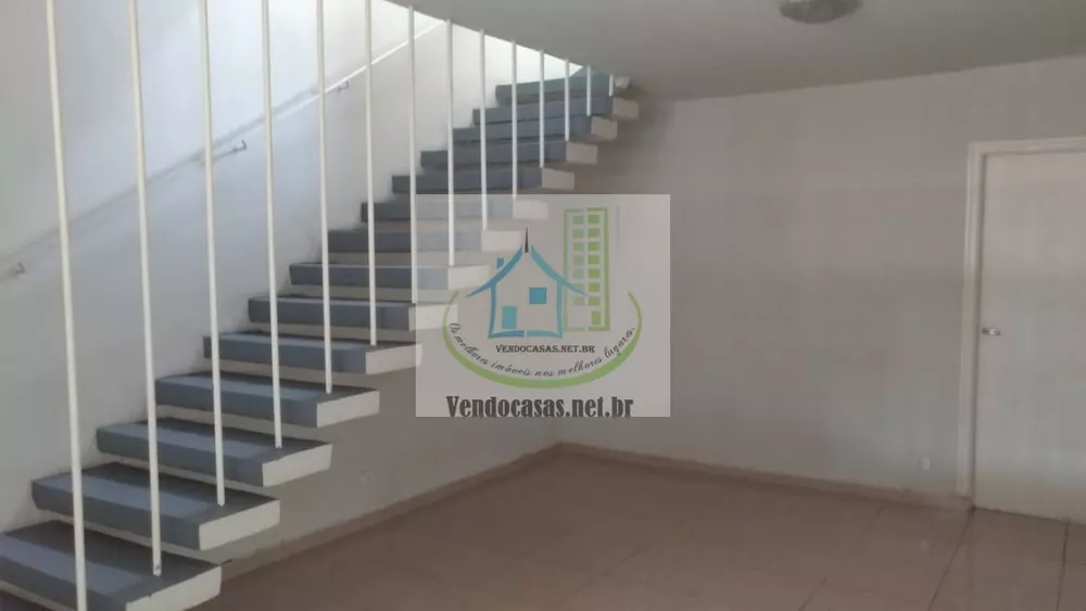 Casa para alugar com 2 quartos, 92m² - Foto 1