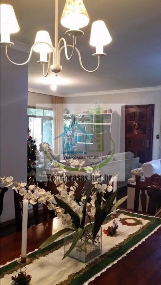 Casa à venda com 3 quartos, 205m² - Foto 2