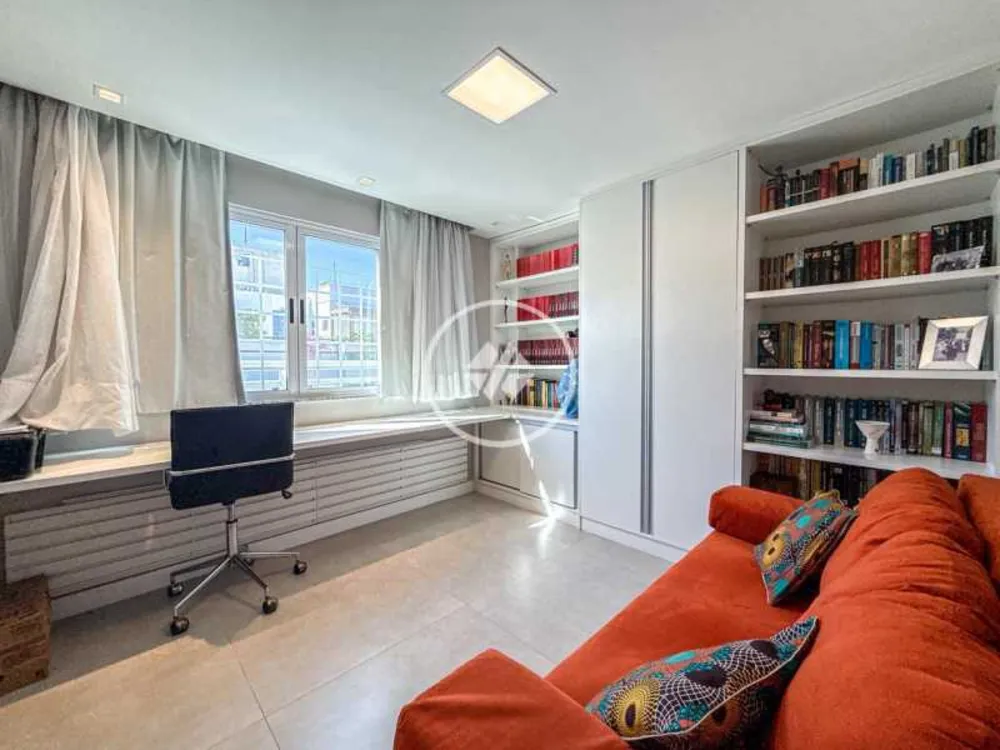 Cobertura, 3 quartos, 222 m² - Foto 2