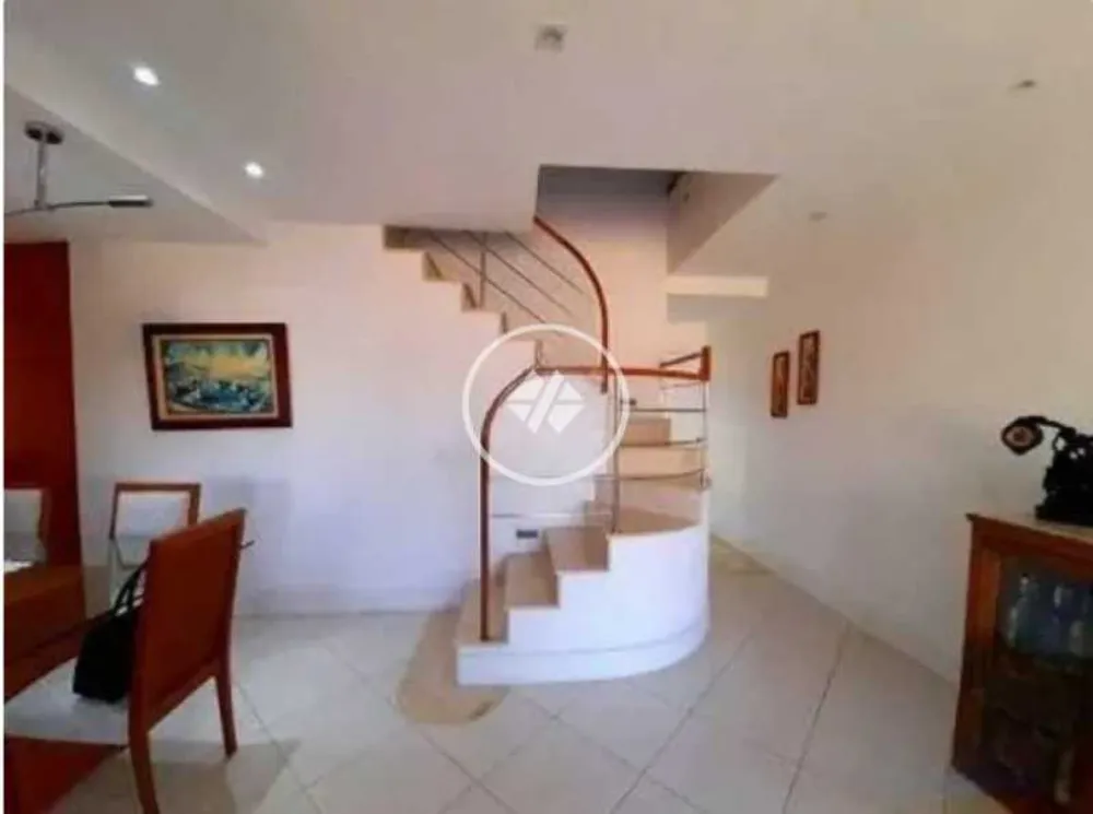 Cobertura, 3 quartos, 207 m² - Foto 2