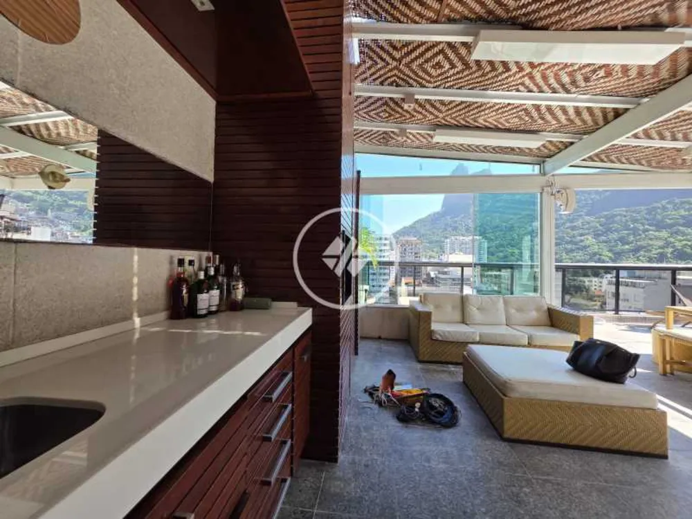 Cobertura, 3 quartos, 222 m² - Foto 1