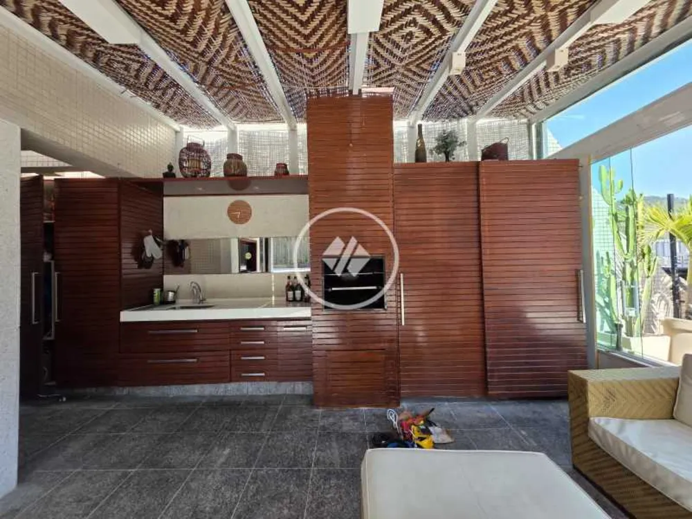 Cobertura, 3 quartos, 222 m² - Foto 2