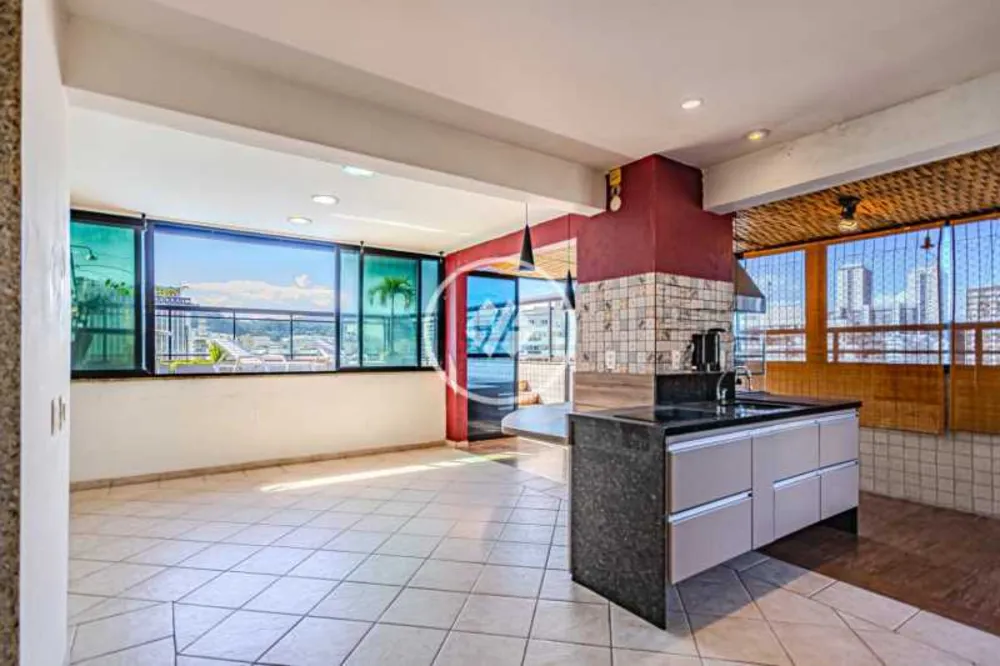 Cobertura, 3 quartos, 231 m² - Foto 1