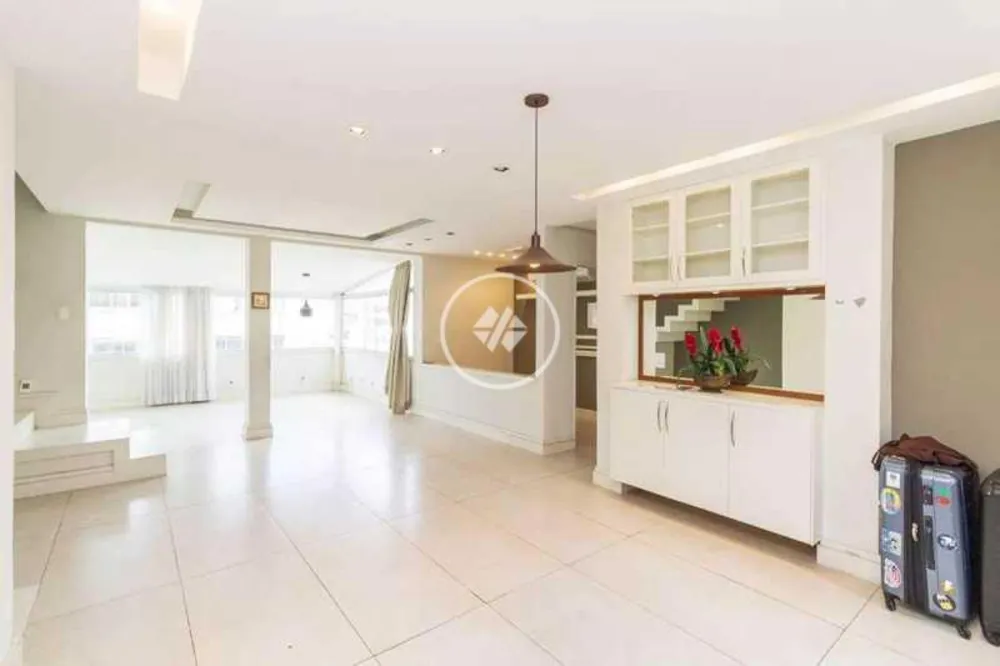 Cobertura, 3 quartos, 205 m² - Foto 1