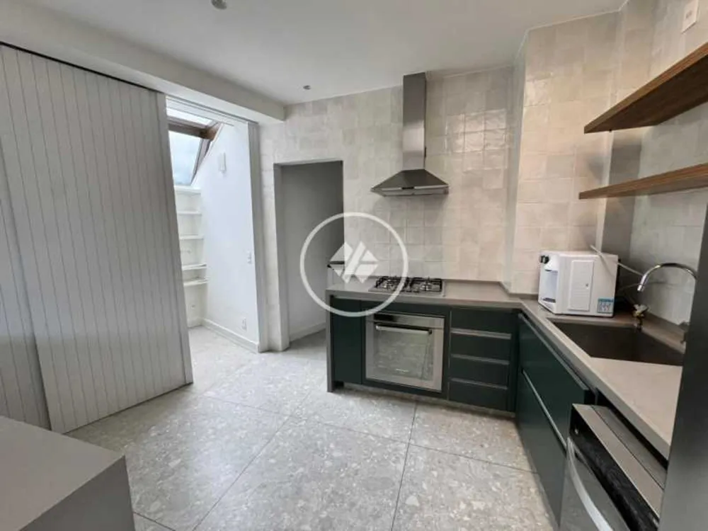 Cobertura, 3 quartos, 212 m² - Foto 1