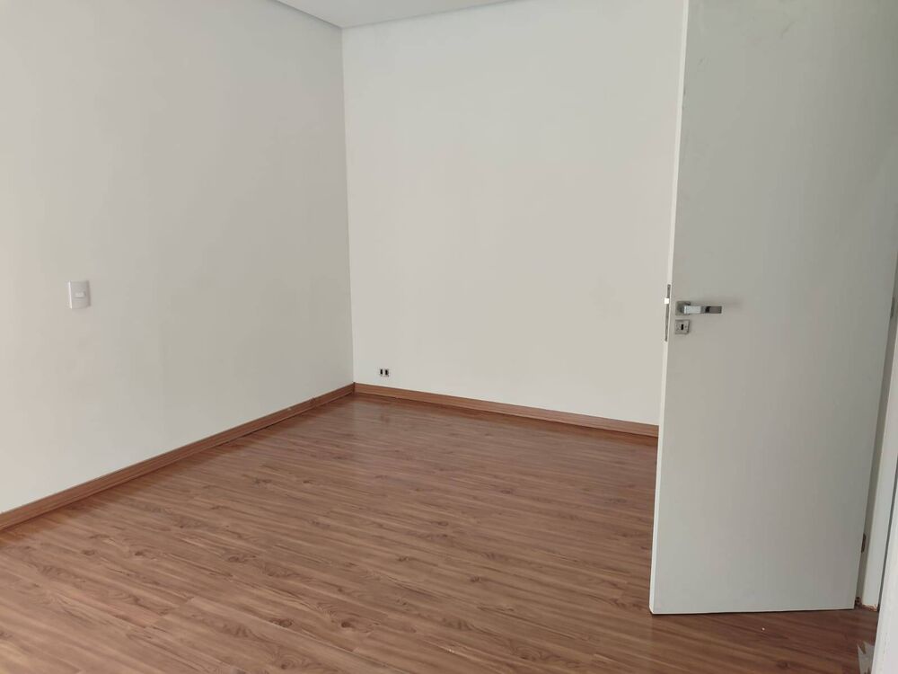 Casa à venda com 2 quartos, 108m² - Foto 4
