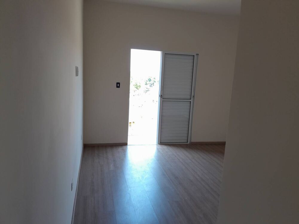 Casa à venda com 3 quartos, 119m² - Foto 1