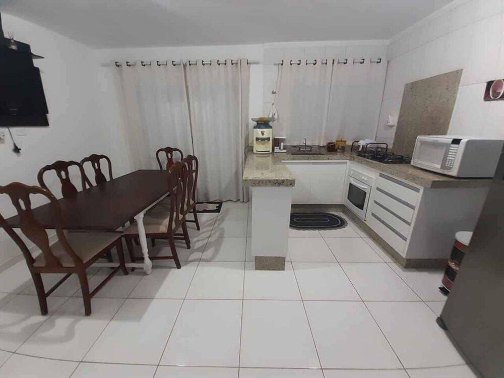 Casa à venda com 2 quartos, 66m² - Foto 4