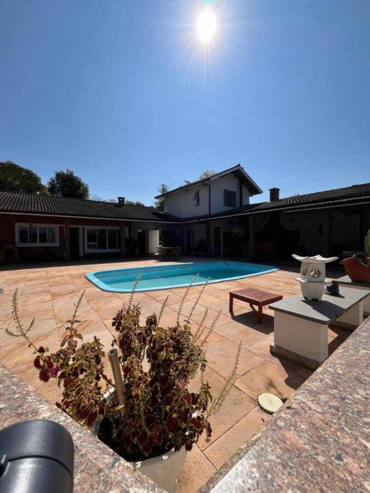 Chácara à venda com 4 quartos, 4500m² - Foto 1
