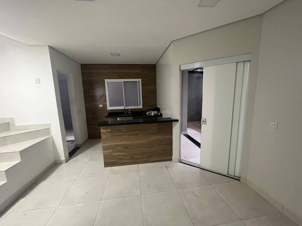 Casa à venda com 2 quartos, 70m² - Foto 3