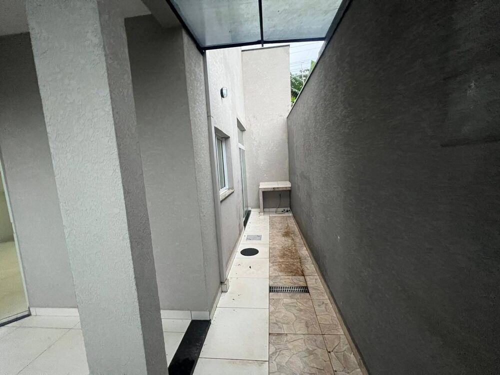 Casa à venda com 2 quartos, 70m² - Foto 9