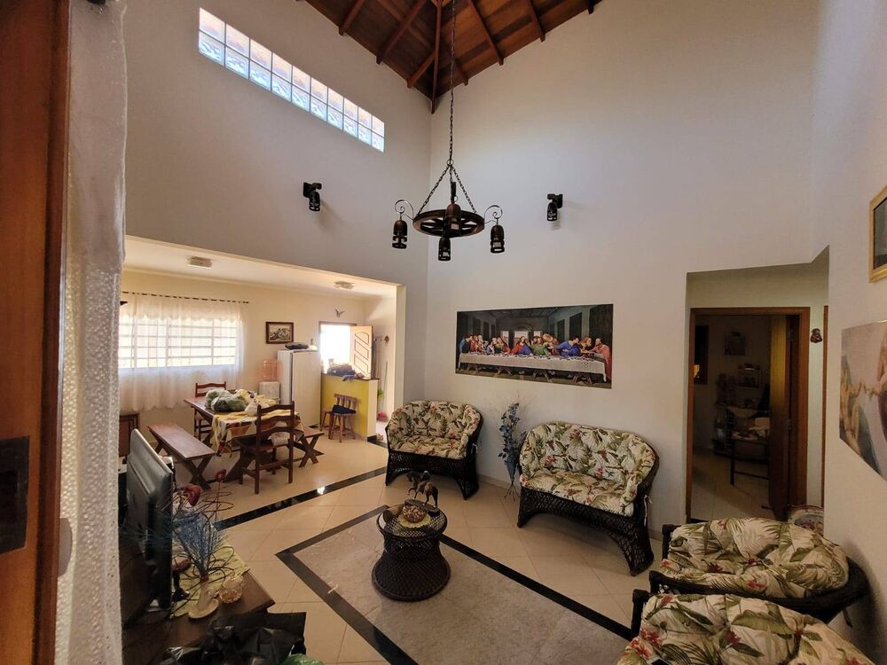 Chácara à venda com 3 quartos, 250m² - Foto 8