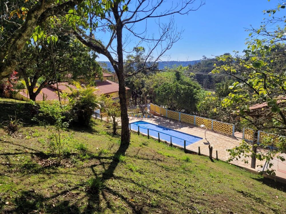 Chácara à venda com 3 quartos, 250m² - Foto 2