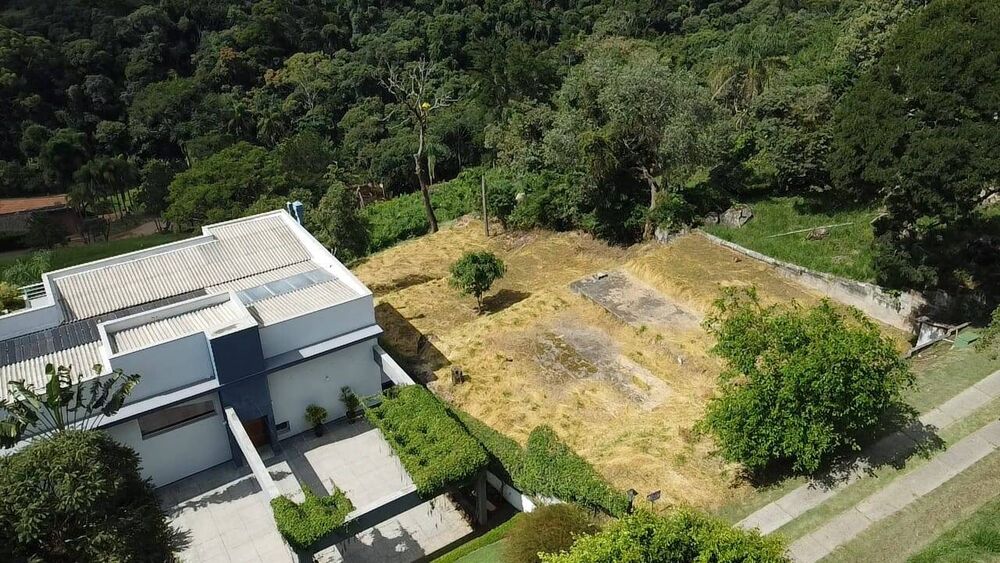 Terreno à venda, 1300m² - Foto 1