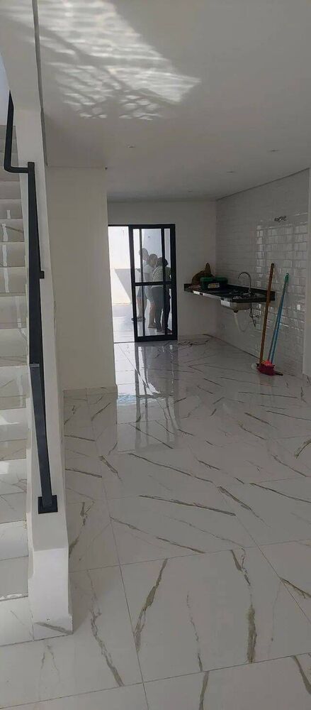 Casa à venda com 3 quartos, 120m² - Foto 2