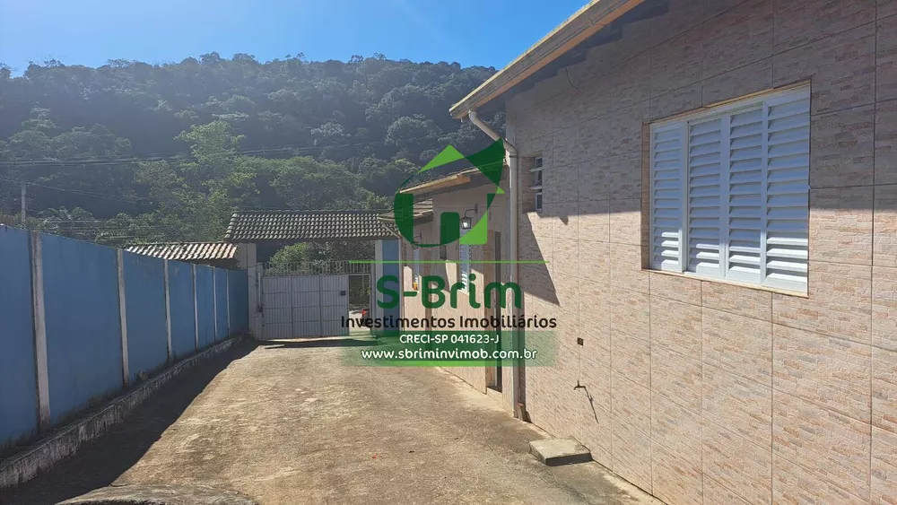 Fazenda à venda com 7 quartos, 1000m² - Foto 1