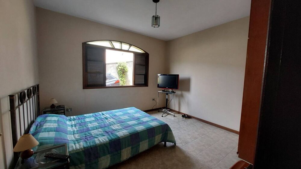 Casa à venda com 5 quartos, 260m² - Foto 11
