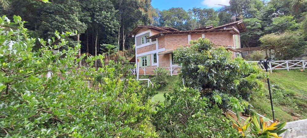 Chácara à venda com 4 quartos, 2000m² - Foto 1