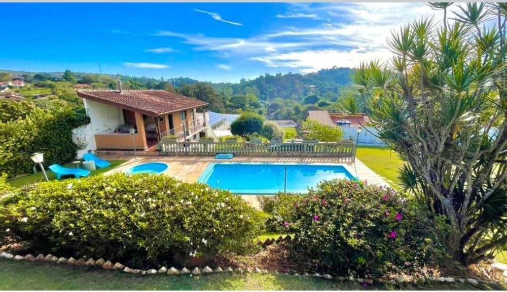 Chácara à venda com 3 quartos, 250m² - Foto 1