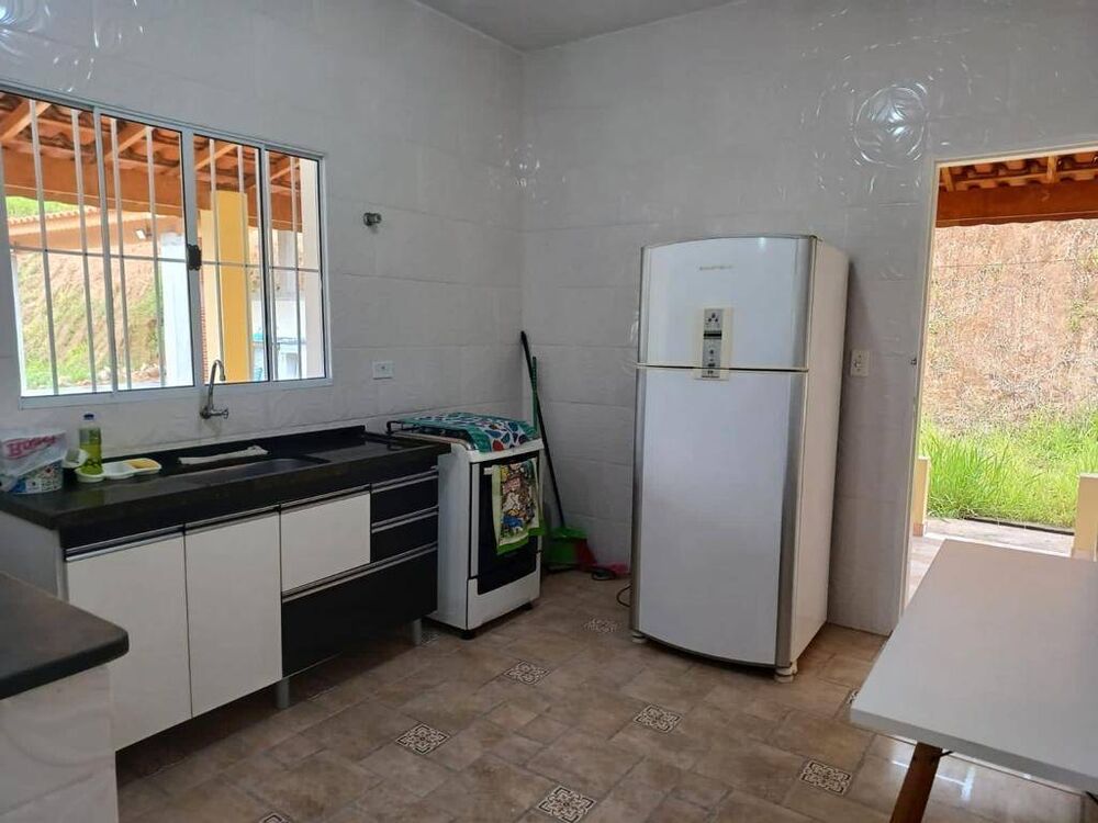 Casa à venda com 2 quartos, 90m² - Foto 1
