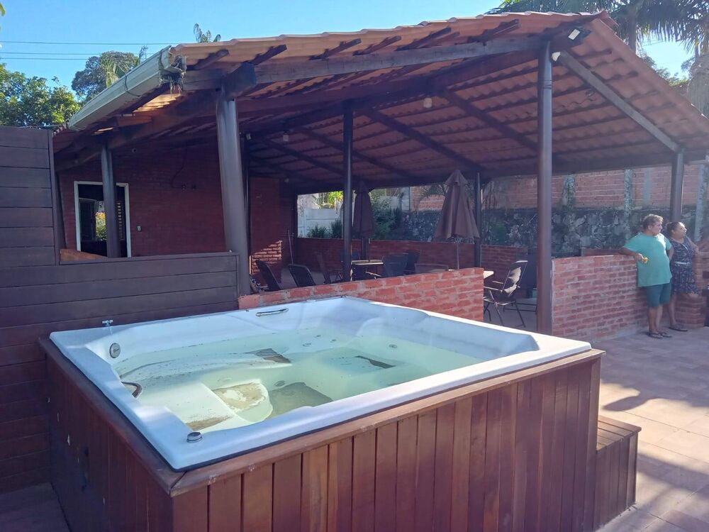 Chácara à venda com 6 quartos, 1600m² - Foto 5