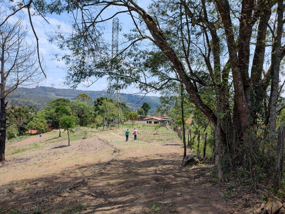 Sítio à venda com 3 quartos, 500m² - Foto 4